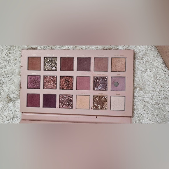 2 Eyes palettes Huda - Picture 2 of 5